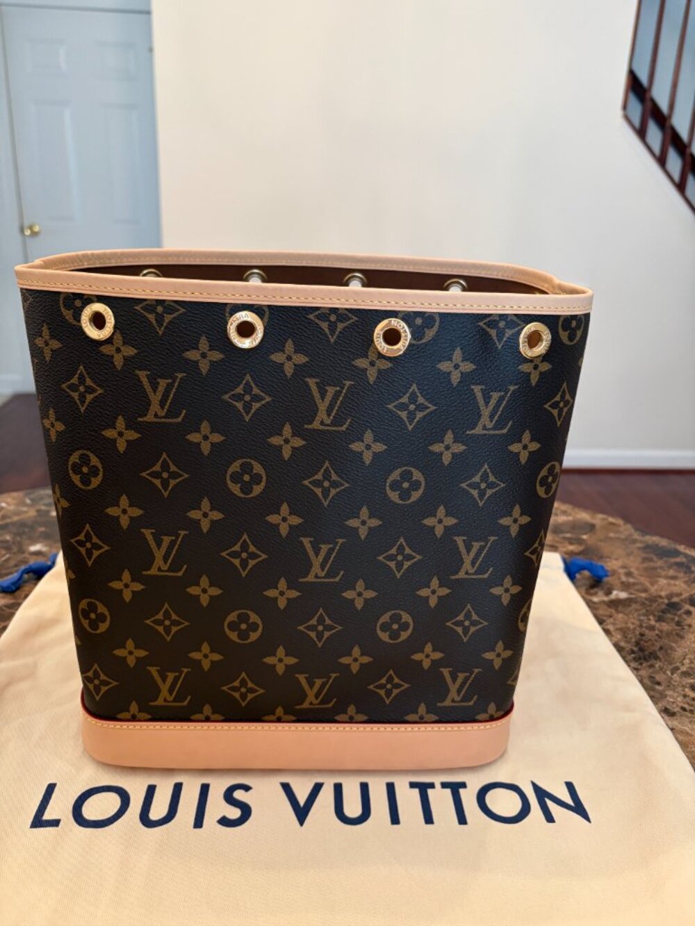 Louis Vuitton Petite Noe, Bag Organizers, Top-Handle Strap, & Drawstring Holder - Picture 4 of 16